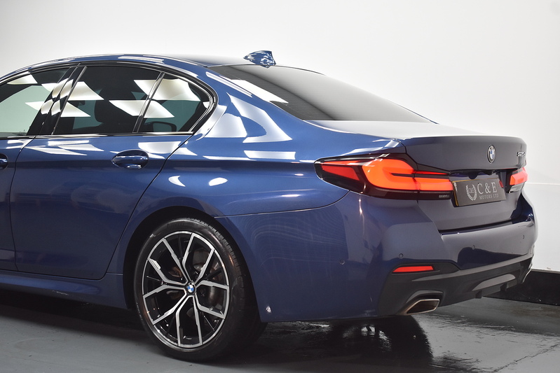 BMW 5 Series 520d MHT M Sport - U6023