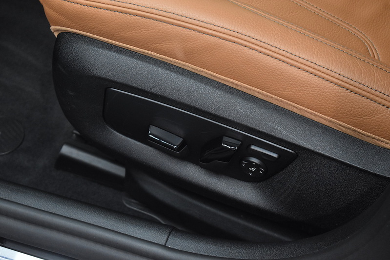 BMW 5 Series 520d MHT M Sport - U6023