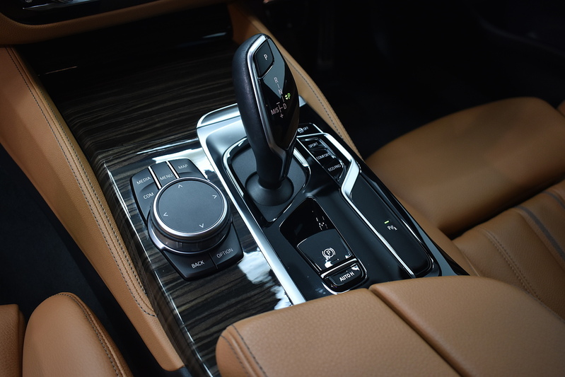 BMW 5 Series 520d MHT M Sport - U6023