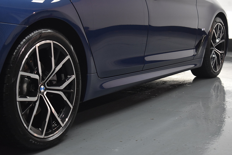 BMW 5 Series 520d MHT M Sport - U6023