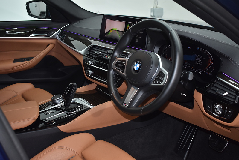 BMW 5 Series 520d MHT M Sport - U6023