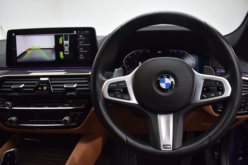 BMW 5 Series 520d MHT M Sport - U6023