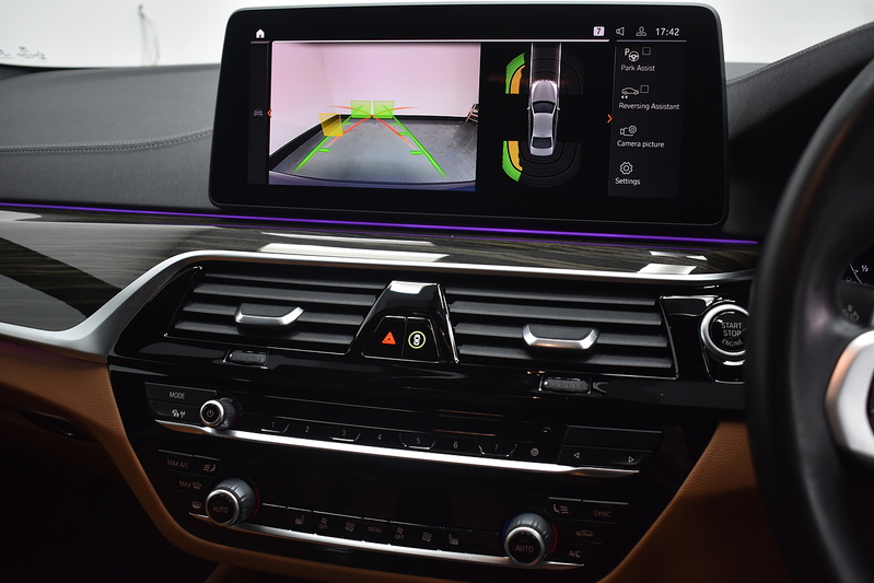 BMW 5 Series 520d MHT M Sport - U6023