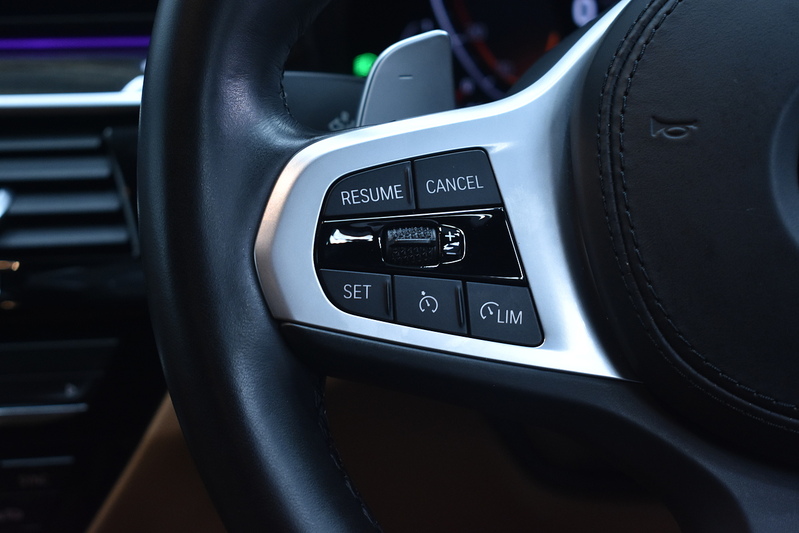 BMW 5 Series 520d MHT M Sport - U6023