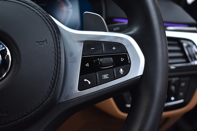 BMW 5 Series 520d MHT M Sport - U6023