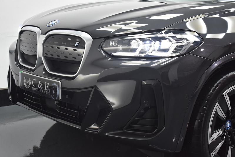 BMW iX3 M Sport - U6027