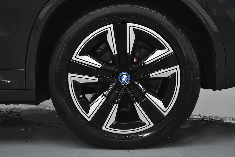 BMW iX3 M Sport - U6027