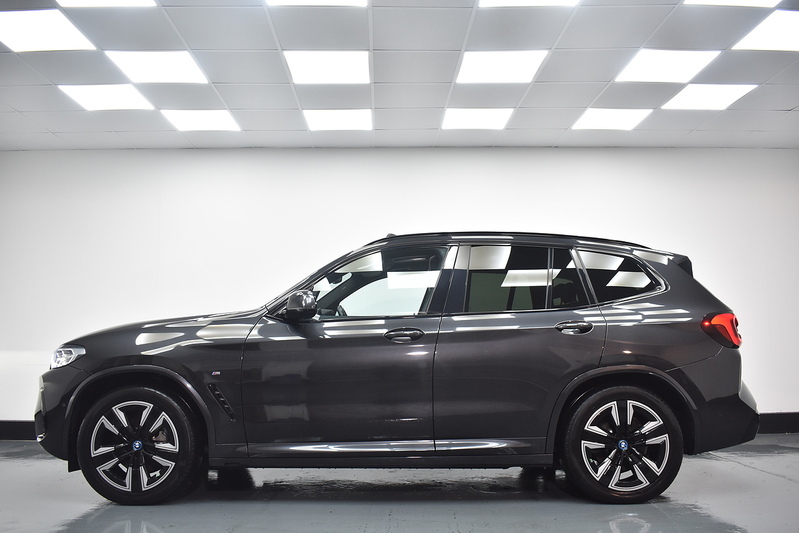 BMW iX3 M Sport - U6027