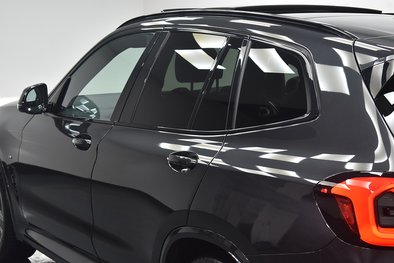 BMW iX3 M Sport - U6027