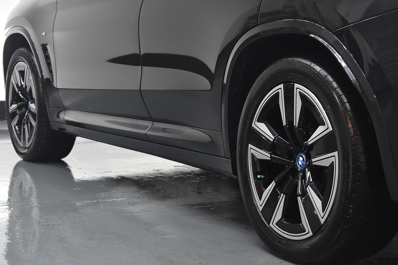 BMW iX3 M Sport - U6027