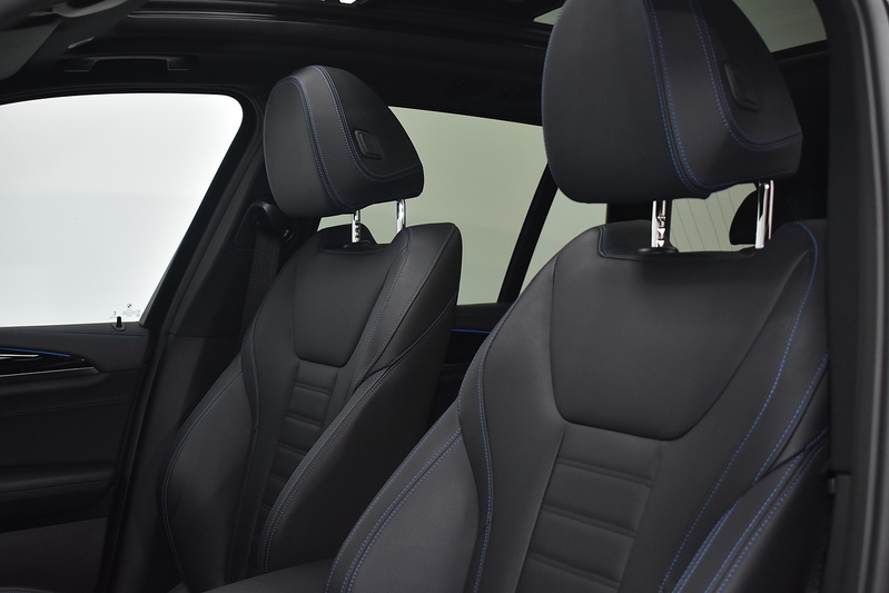 BMW iX3 M Sport - U6027