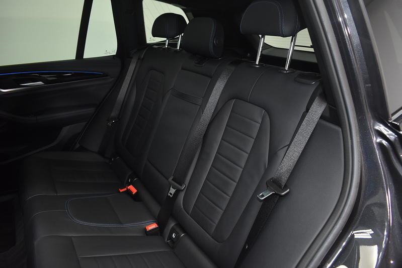 BMW iX3 M Sport - U6027