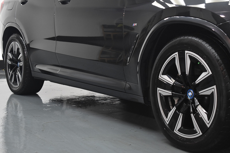 BMW iX3 M Sport - U6027