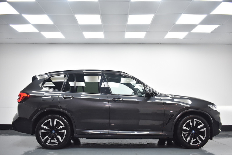 BMW iX3 M Sport - U6027