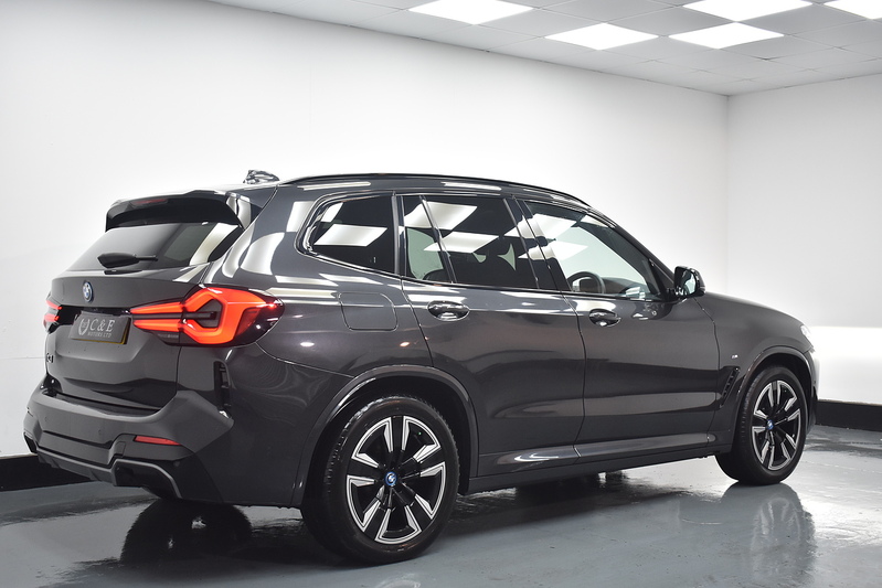 BMW iX3 M Sport - U6027