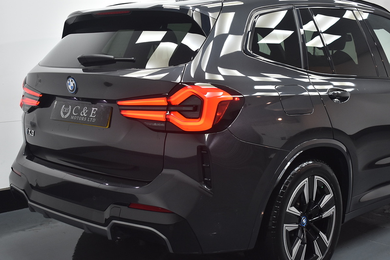 BMW iX3 M Sport - U6027
