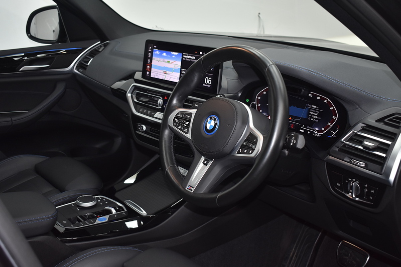 BMW iX3 M Sport - U6027