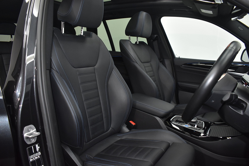 BMW iX3 M Sport - U6027