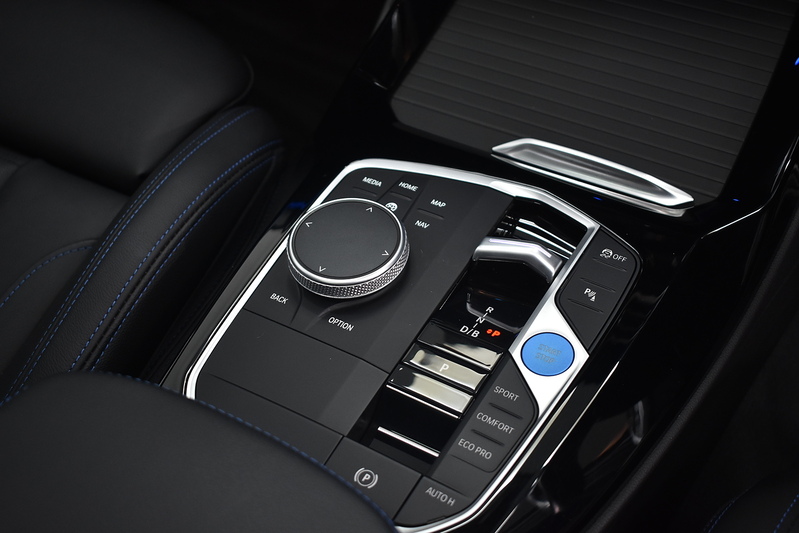 BMW iX3 M Sport - U6027