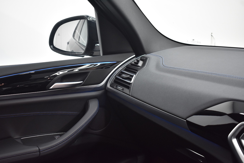 BMW iX3 M Sport - U6027