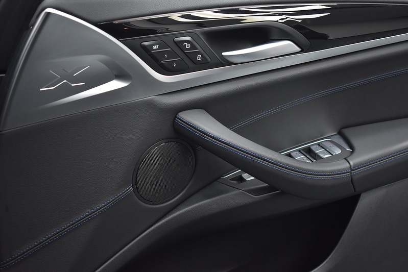 BMW iX3 M Sport - U6027