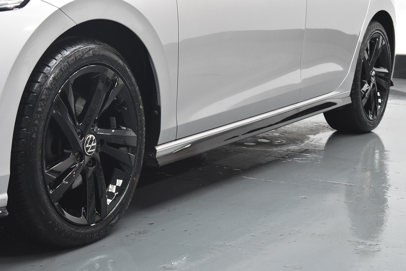 Volkswagen Golf eTSI MHEV R-Line - U6032