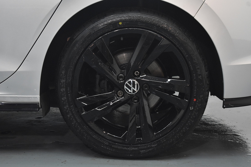 Volkswagen Golf eTSI MHEV R-Line - U6032