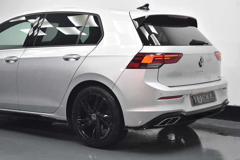 Volkswagen Golf eTSI MHEV R-Line - U6032