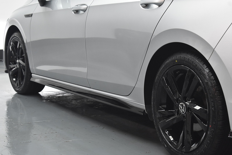 Volkswagen Golf eTSI MHEV R-Line - U6032