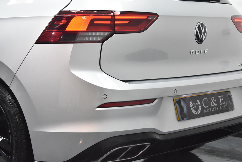 Volkswagen Golf eTSI MHEV R-Line - U6032