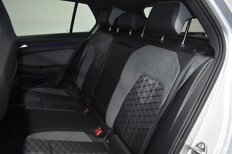 Volkswagen Golf eTSI MHEV R-Line - U6032