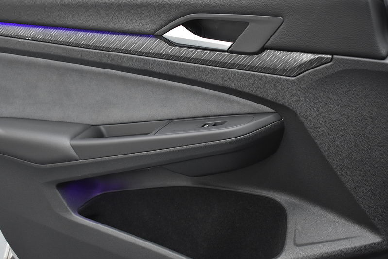 Volkswagen Golf eTSI MHEV R-Line - U6032