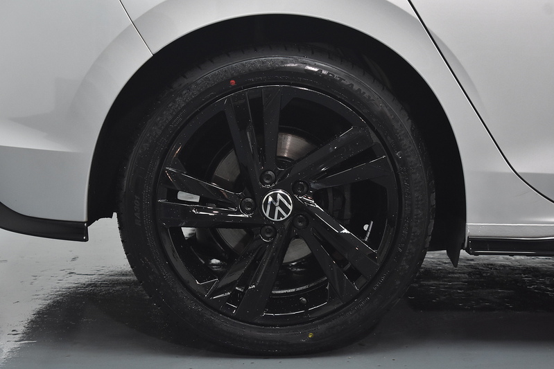 Volkswagen Golf eTSI MHEV R-Line - U6032