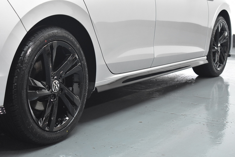 Volkswagen Golf eTSI MHEV R-Line - U6032