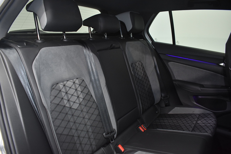 Volkswagen Golf eTSI MHEV R-Line - U6032