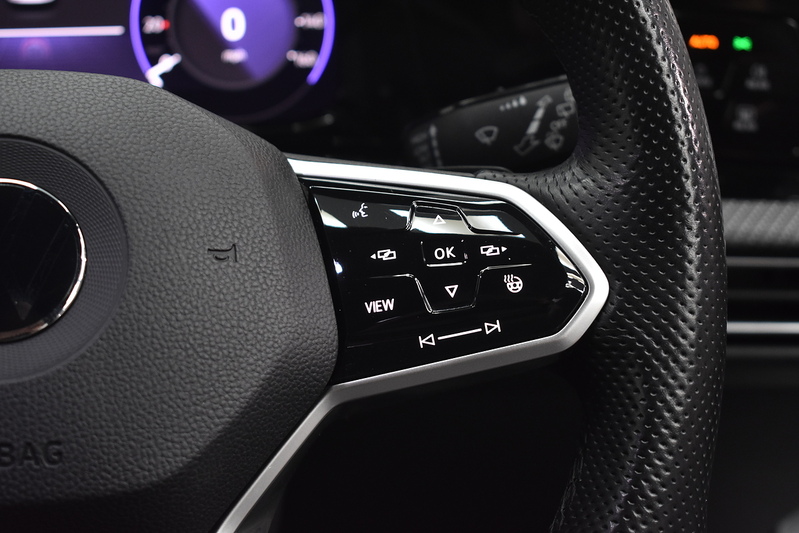 Volkswagen Golf eTSI MHEV R-Line - U6032