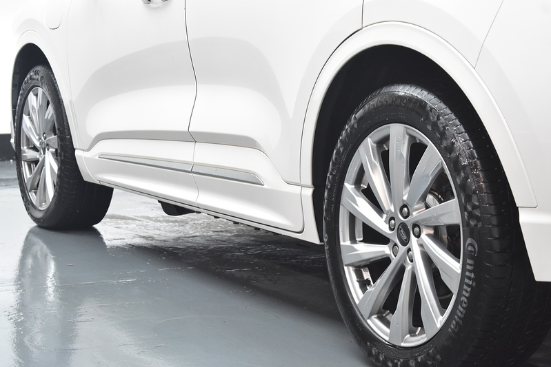 Ford Kuga Duratec Vignale - U6040