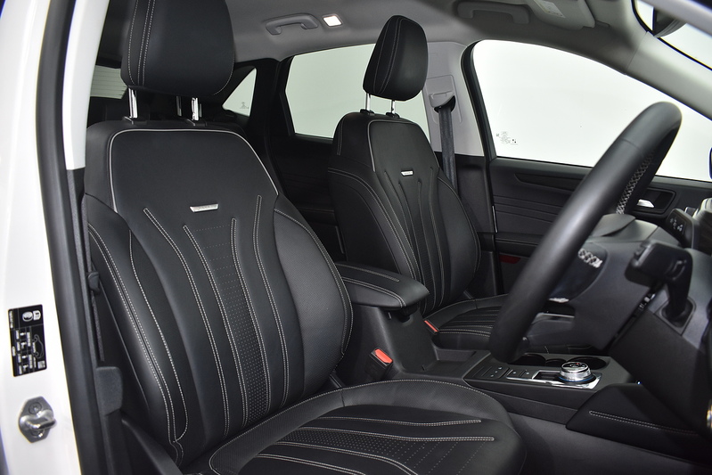 Ford Kuga Duratec Vignale - U6040