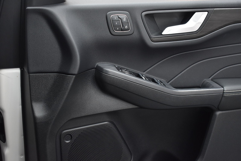 Ford Kuga Duratec Vignale - U6040