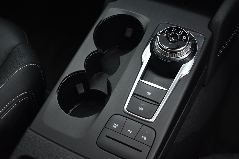 Ford Kuga Duratec Vignale - U6040