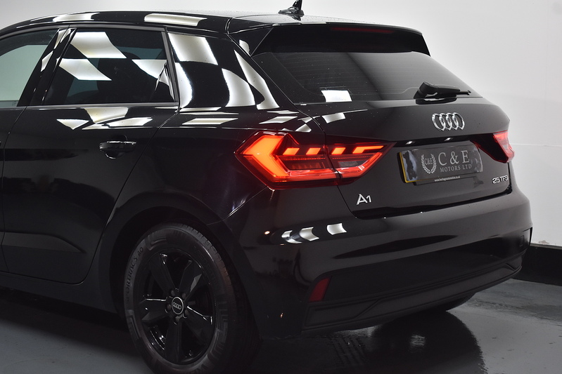 Audi A1 TFSI Technik - U6041