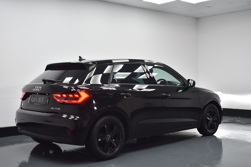 Audi A1 TFSI Technik - U6041