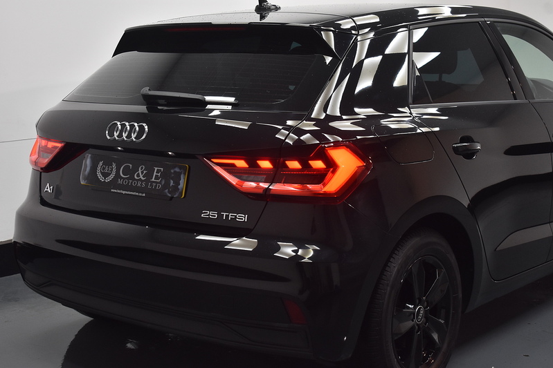 Audi A1 TFSI Technik - U6041