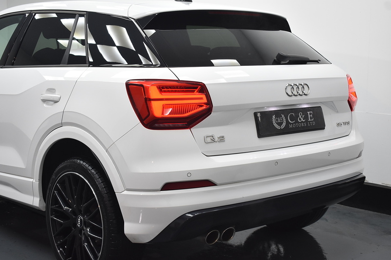 Audi Q2 TFSI CoD Black Edition - U6043
