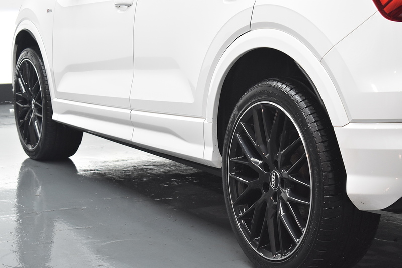 Audi Q2 TFSI CoD Black Edition - U6043