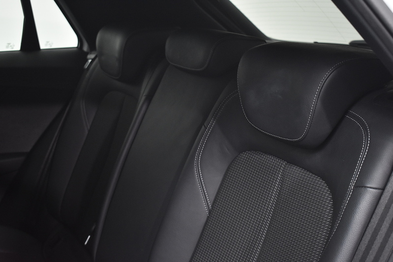 Audi Q2 TFSI CoD Black Edition - U6043