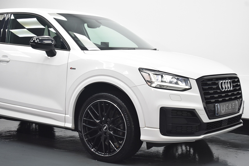 Audi Q2 TFSI CoD Black Edition - U6043