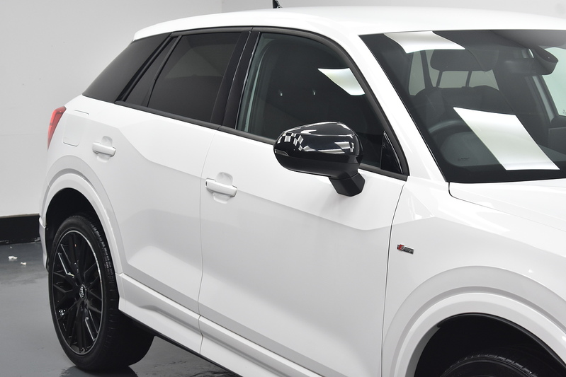 Audi Q2 TFSI CoD Black Edition - U6043