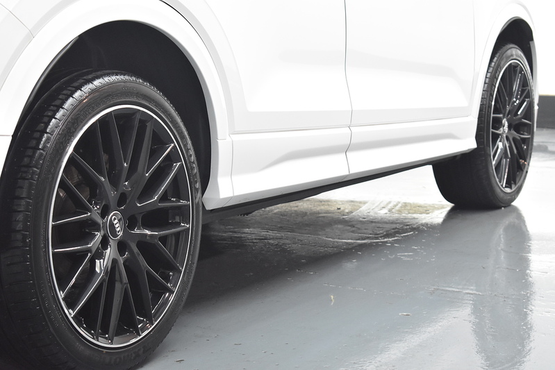 Audi Q2 TFSI CoD Black Edition - U6043