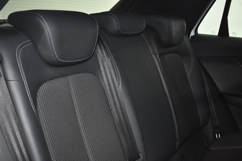 Audi Q2 TFSI CoD Black Edition - U6043